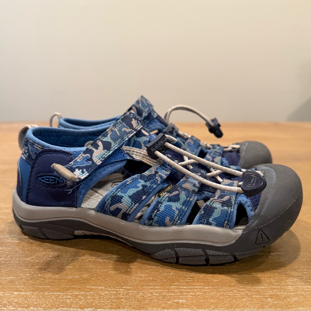 Keen‎ Newport H2 Kids Water Shoes Quick Dry Hook & Loop Camo/Bright Cobalt Sz 4